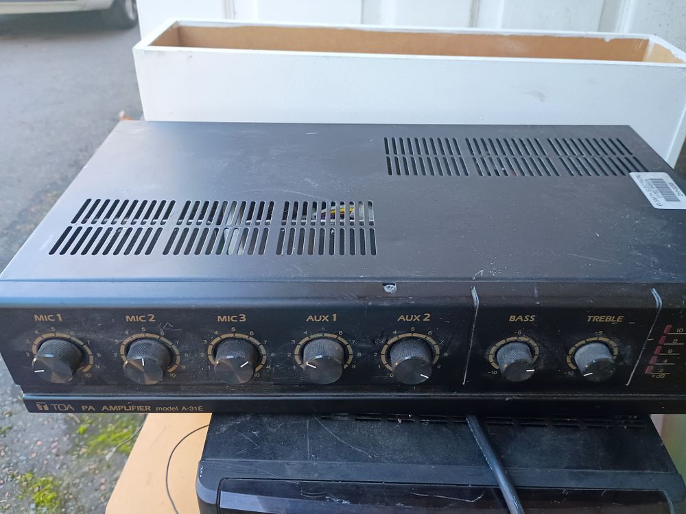 Lot 161: Pa amplifier
