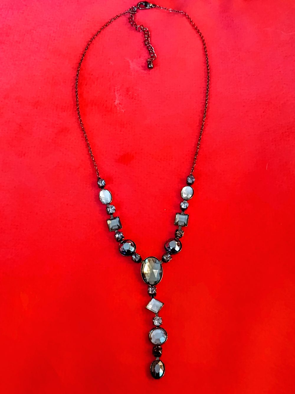 Lot 119: Beautiful Multistone Drop Necklace