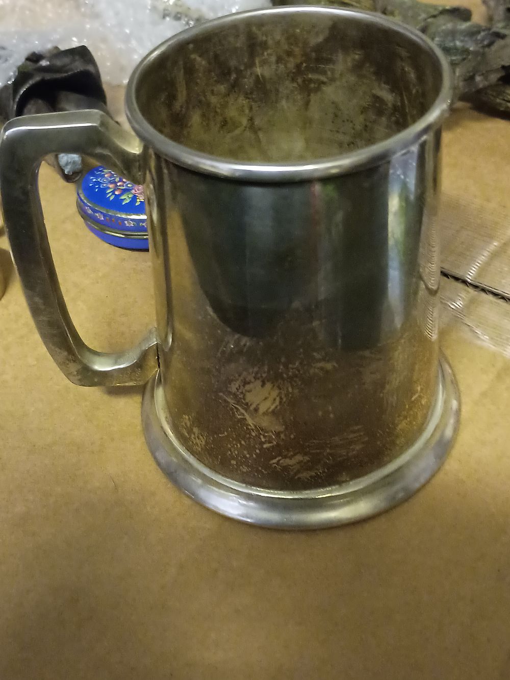 Lot 124: Vintage tankard