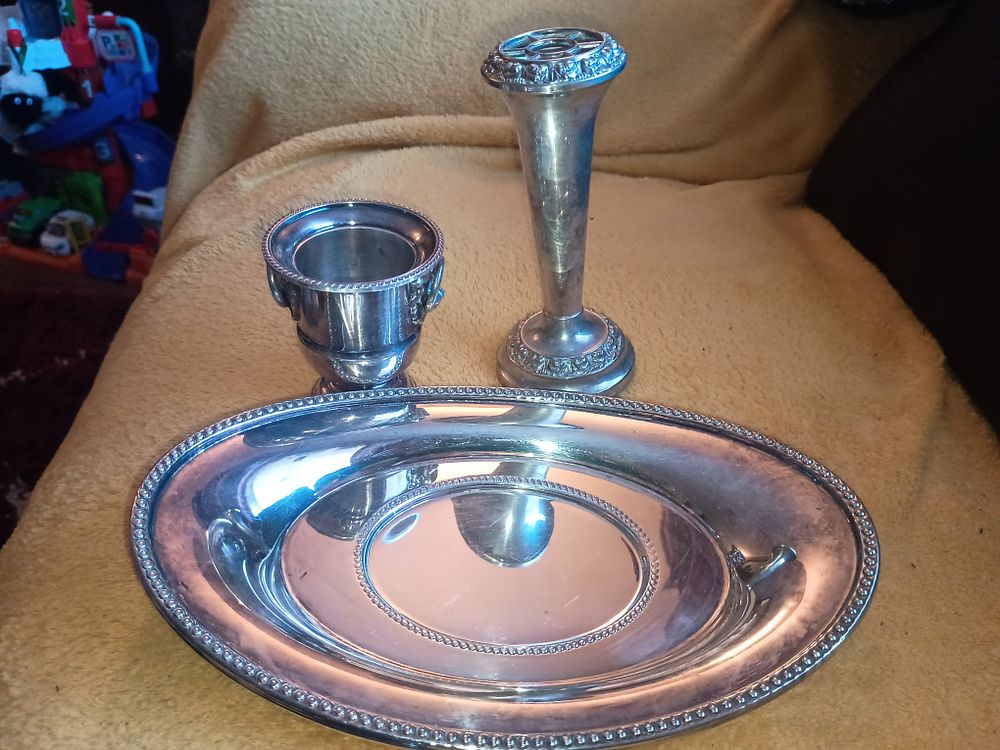 Lot 214: Silver plated lot
