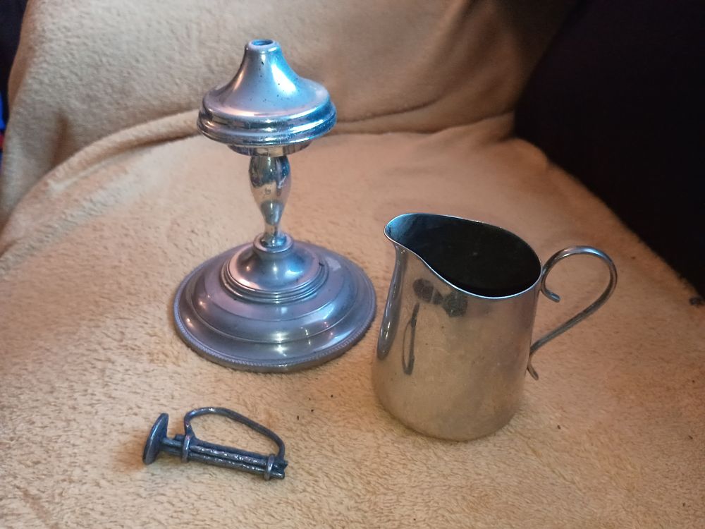 Lot 215: Silver plated lot