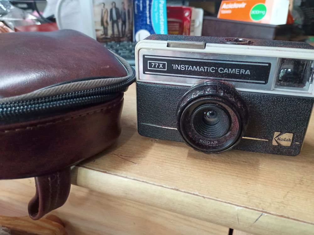 Lot 230: Vintage cased camera