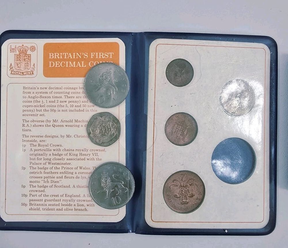 Lot 234: Coin set