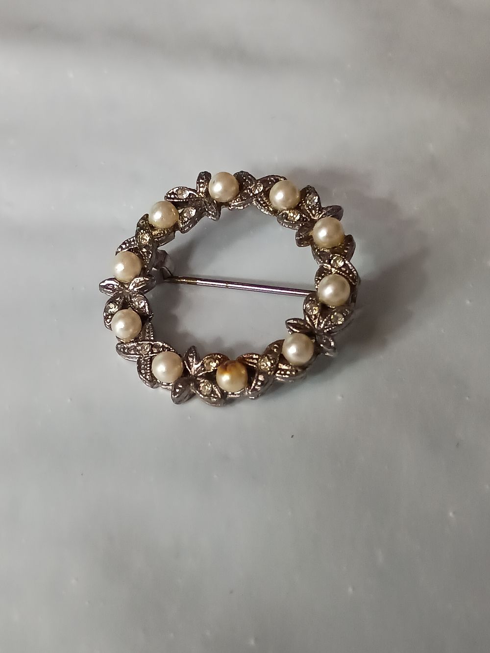 Lot 291: Vintage Detailed Broach
