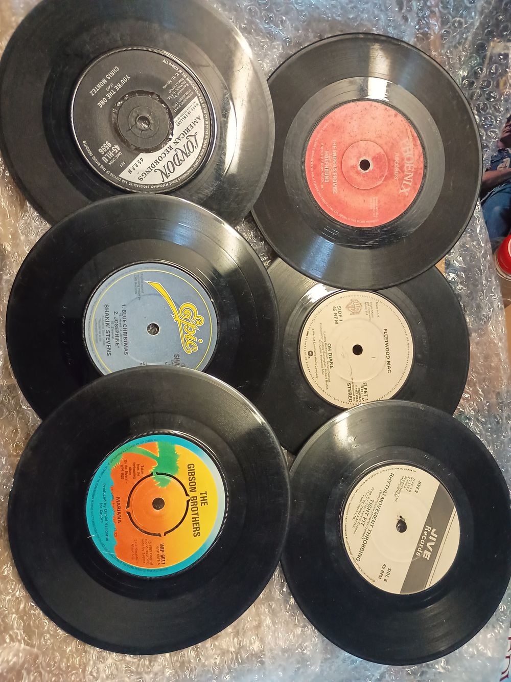 Lot 224: Lots of 45s including fleetymac