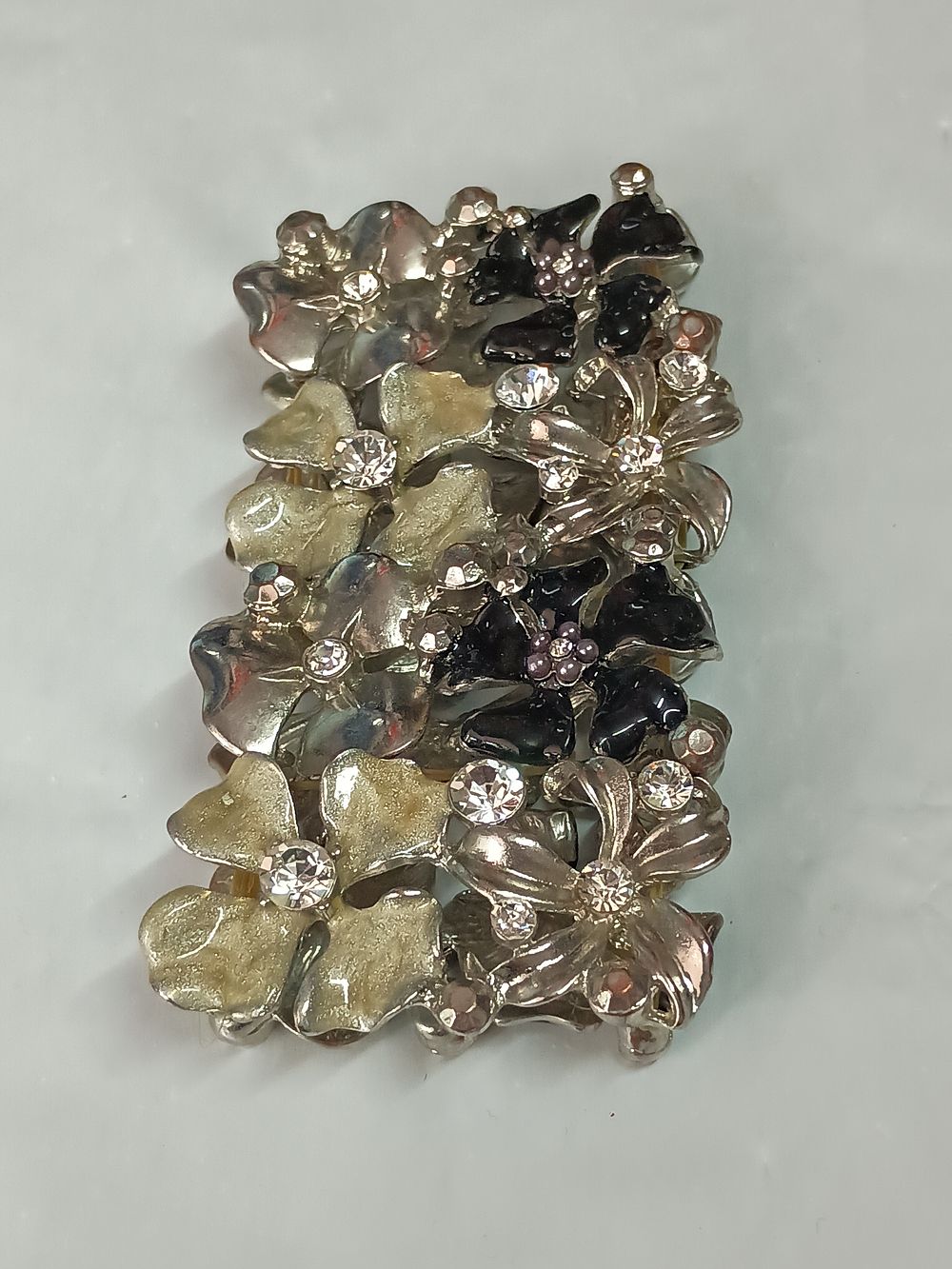 Lot 204: Ladies Chunky Diamante Bracelet