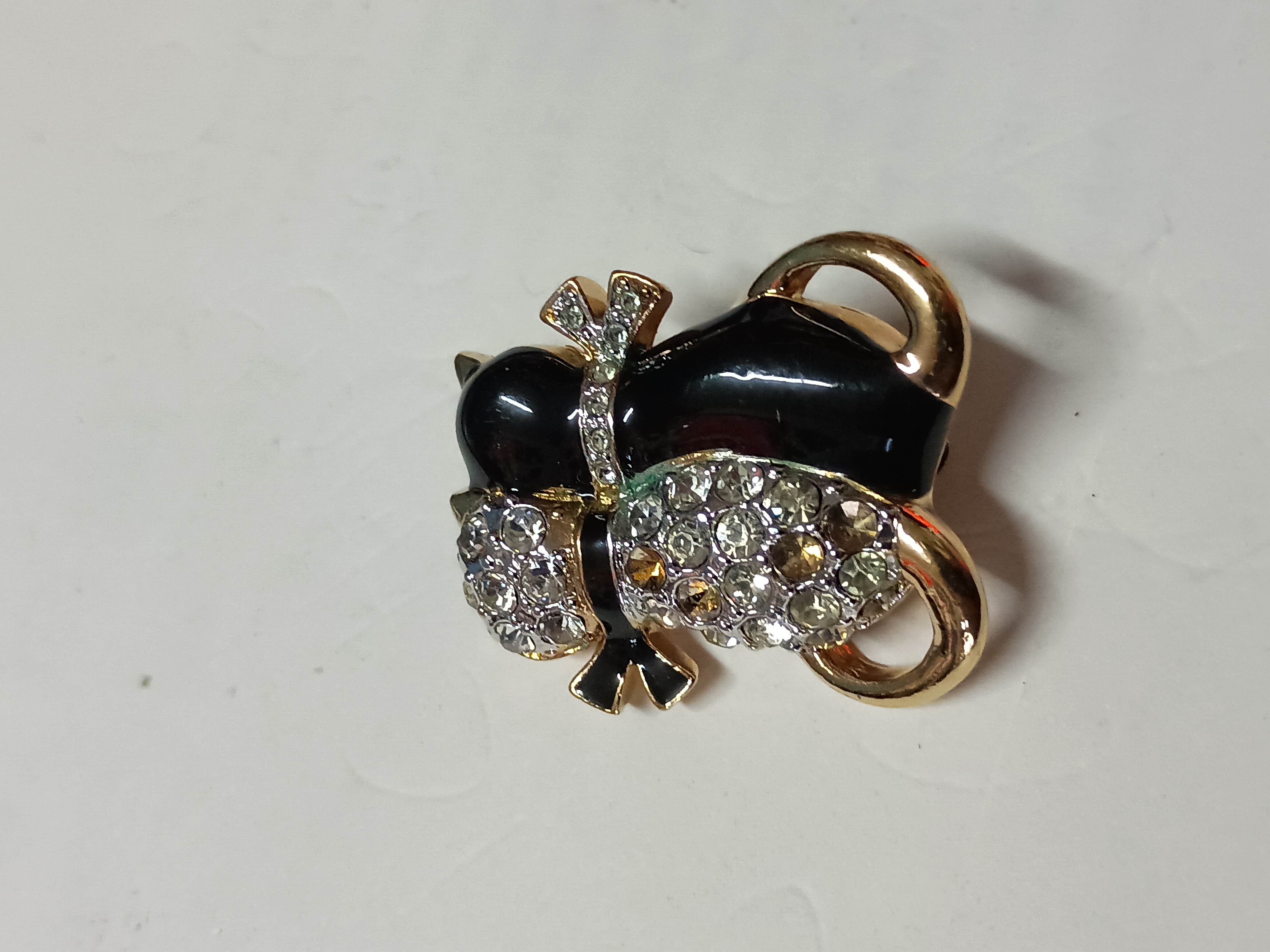 Cat broach