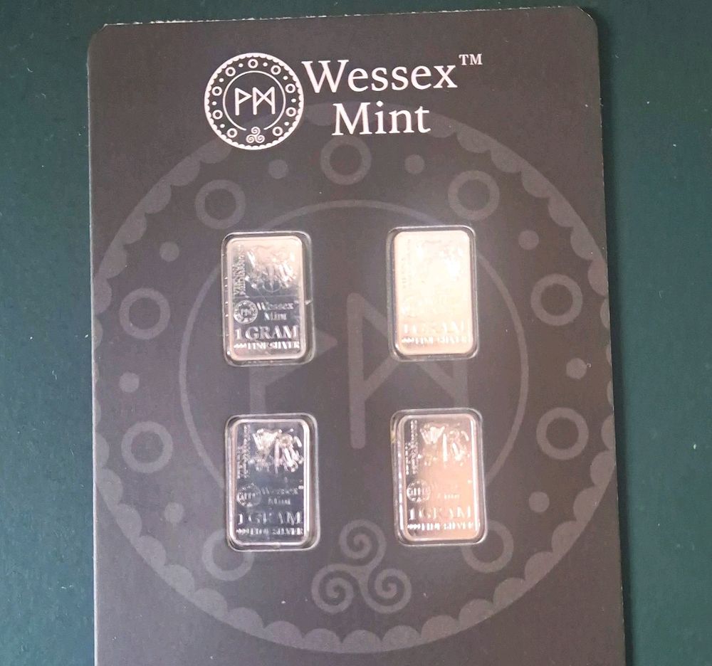 Lot 189: Silver bars x 4 carded