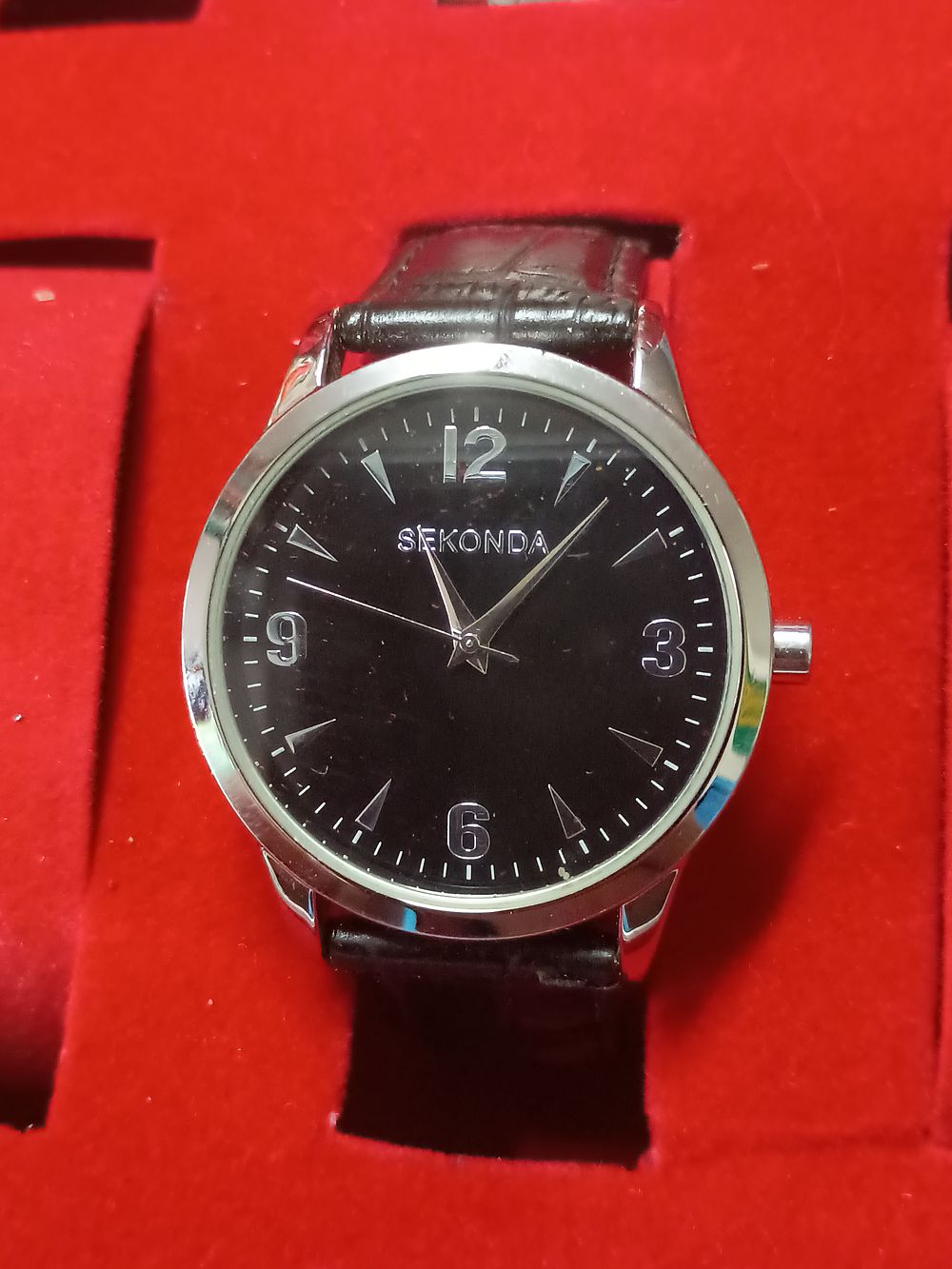 Lot 230: Gents sekonda watch