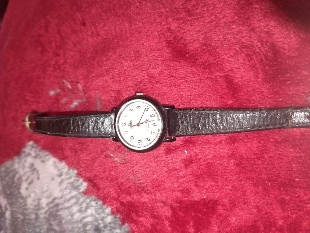 Lot 272: Vintage lorus watch