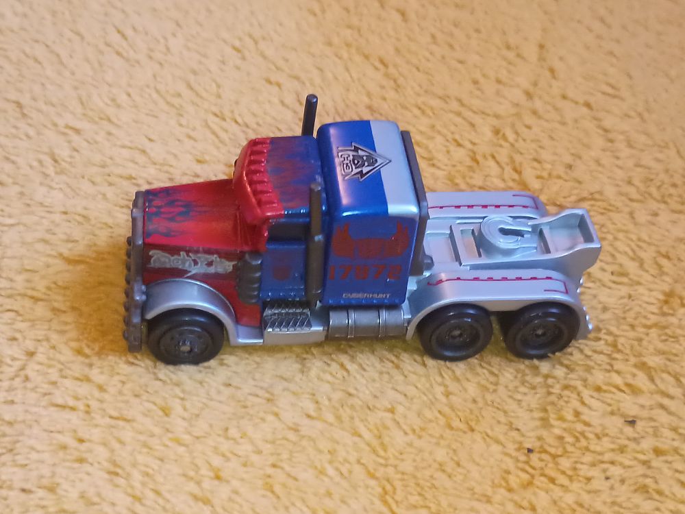 Lot 283: Transformers figure
