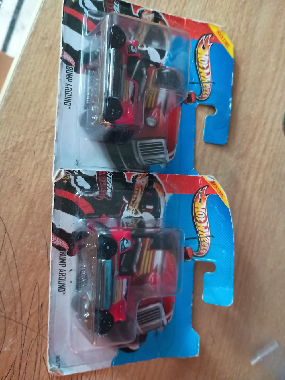 Lot 146: 2 boxed hot wheels