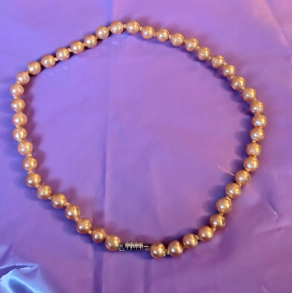 Lot 168: Vintage Pearl Style Beaded Necklace