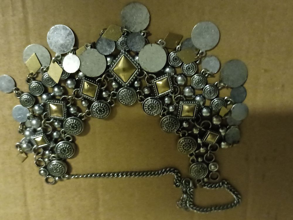 Lot 206: Vintage chain
