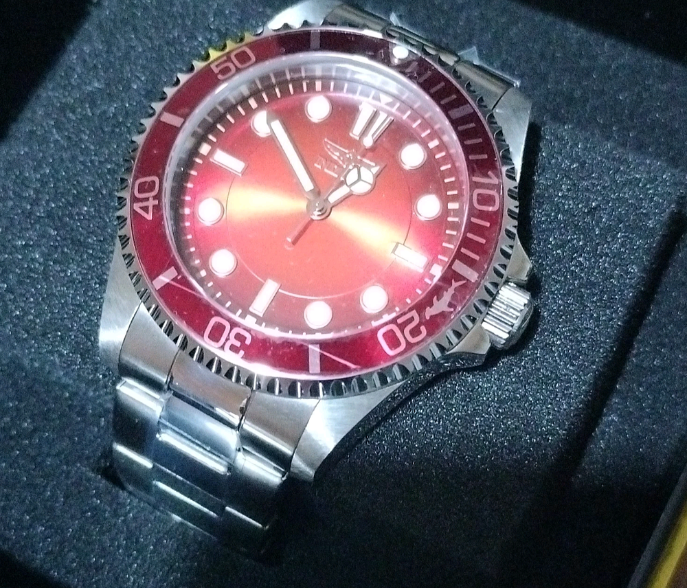 Lot 229: Invicta boxed watch