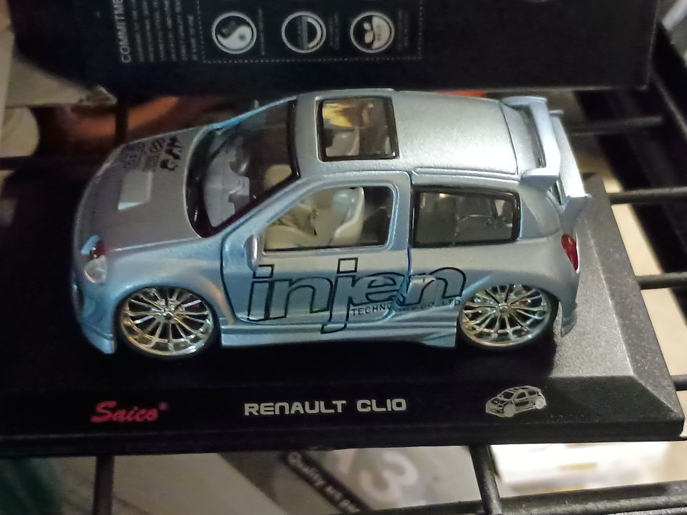 Lot 258: Renault clio model