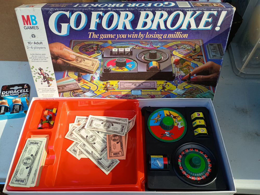 Lot 262: Board game