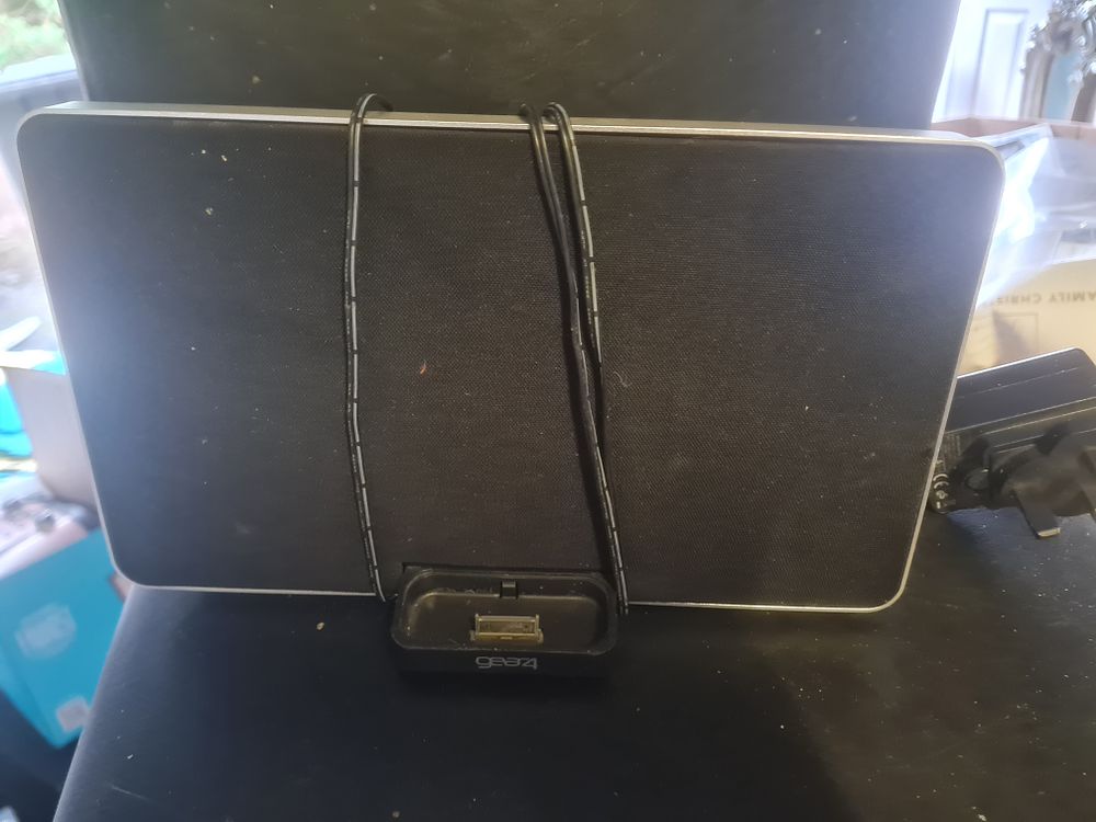 Lot 308: Ipod dock speaker