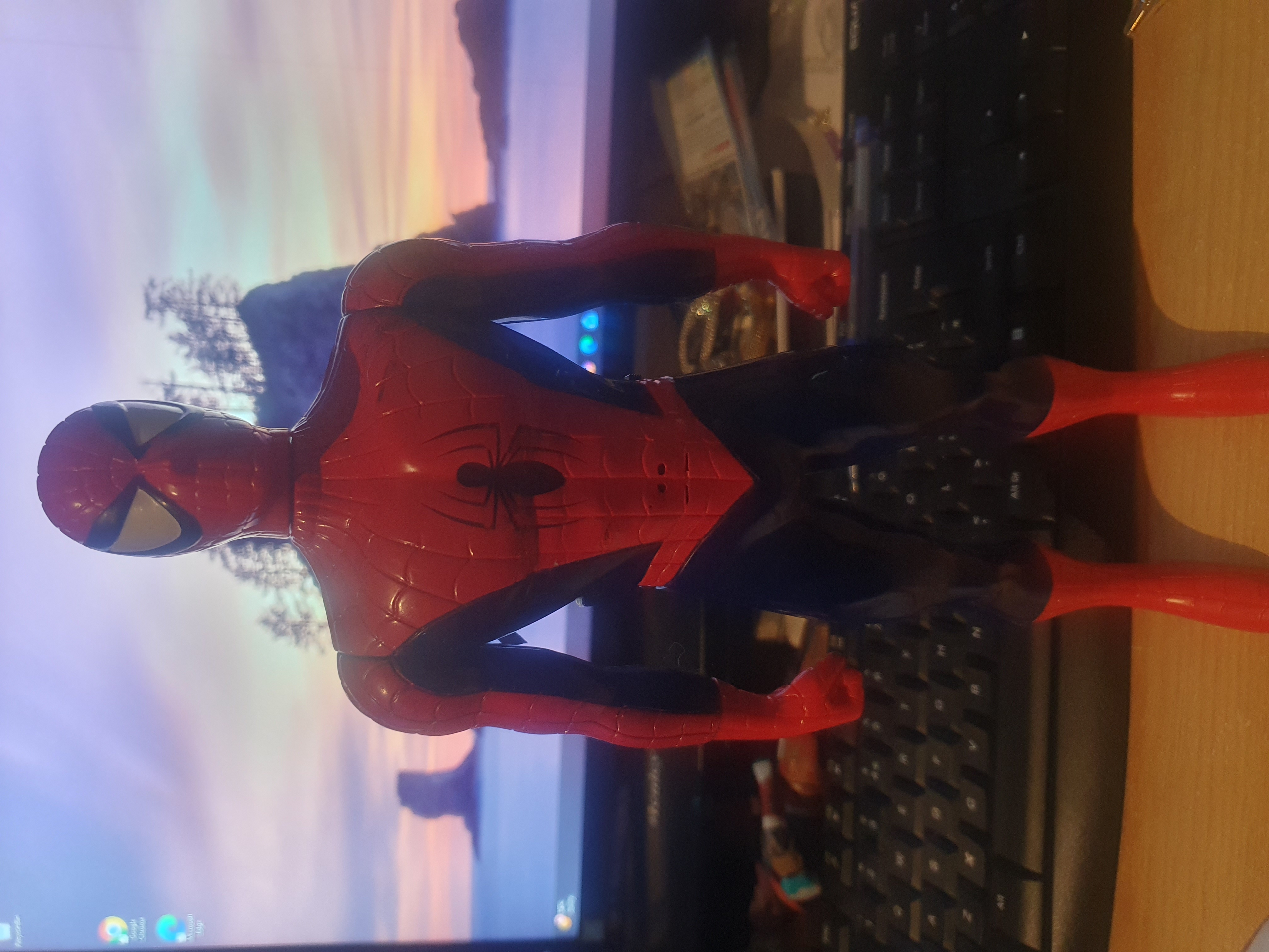 Large spiderman figure