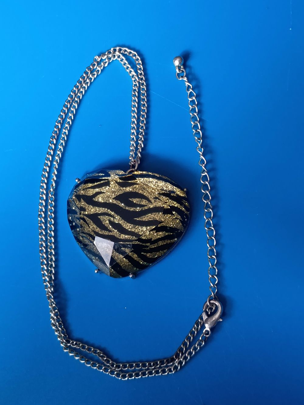 Lot 9: Large Solid Heart Pendant on Chain