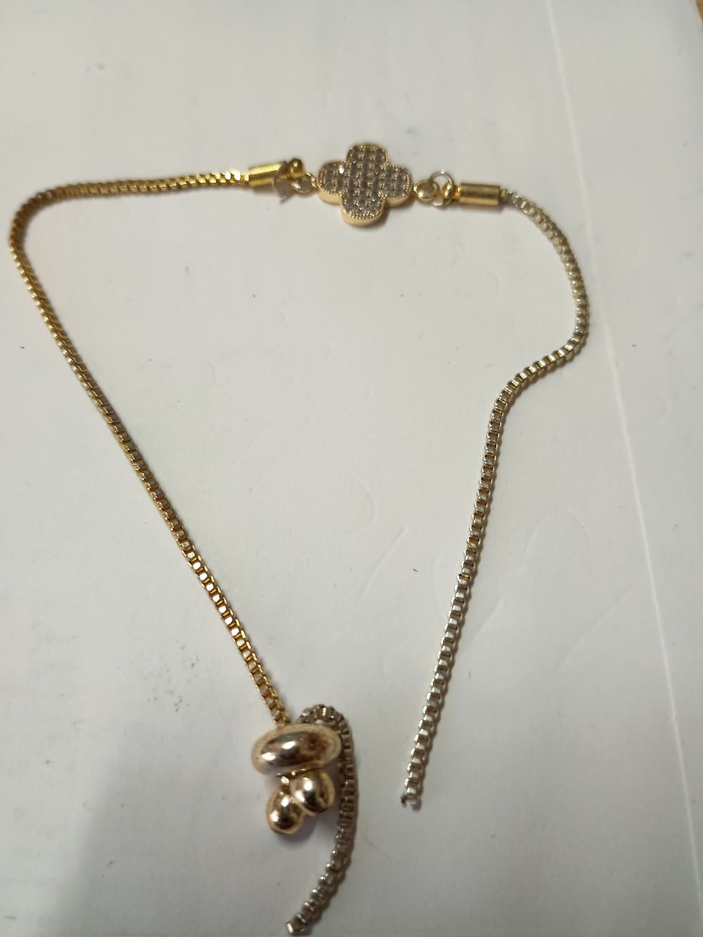 Lot 49: Bangle