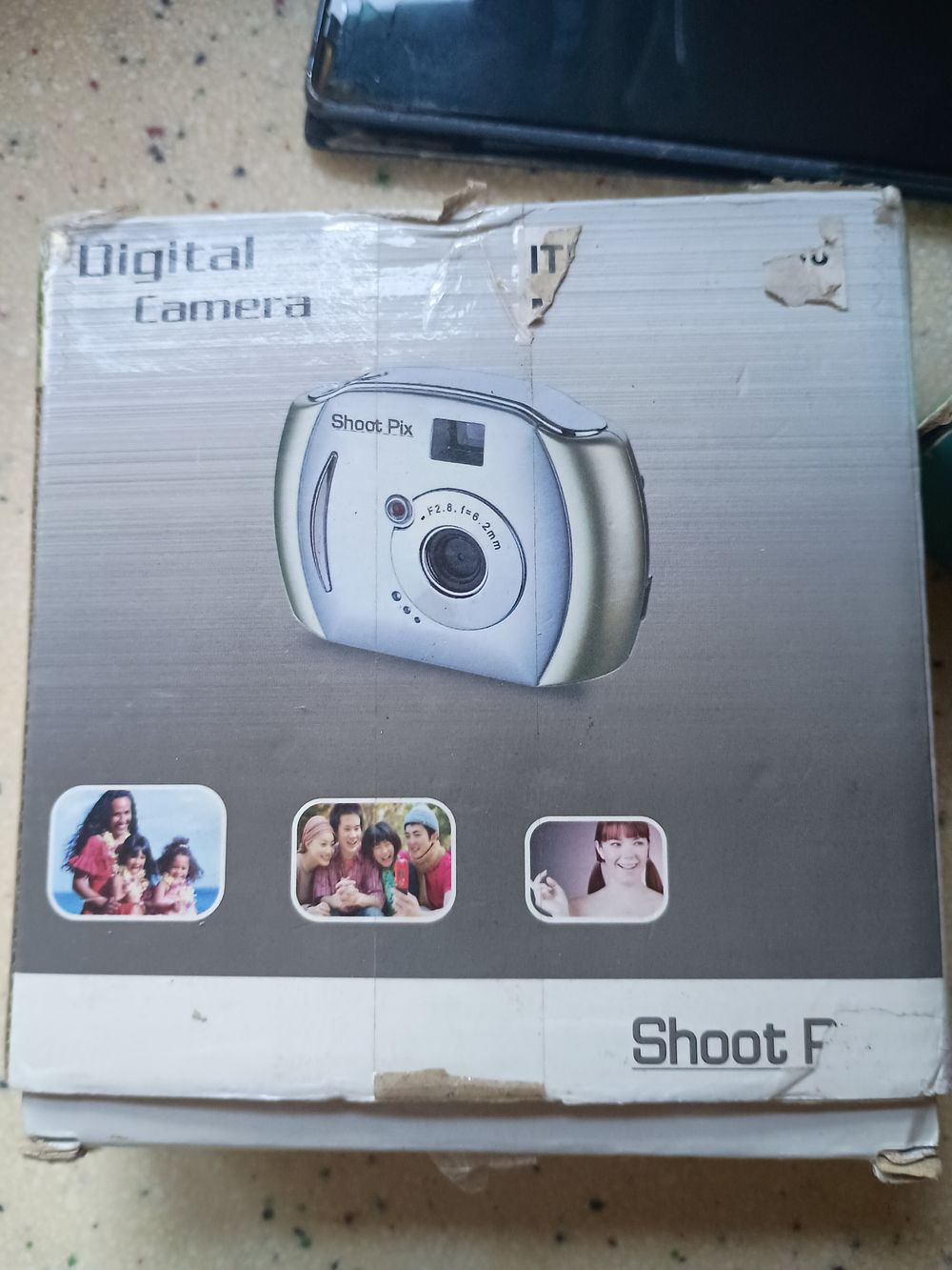 Lot 42: Boxed digital camera