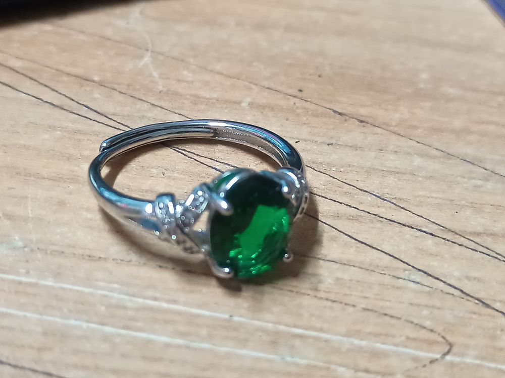 Lot 27: S925 ring