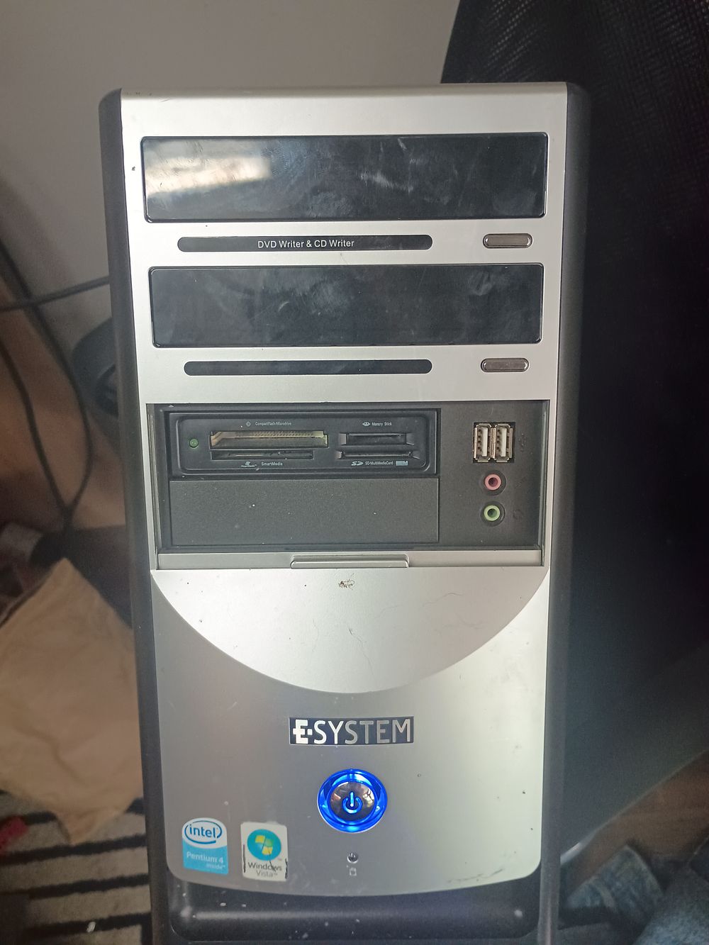 Lot 98: E-system  ATX case  3/7 black silver metal 2007 retro working