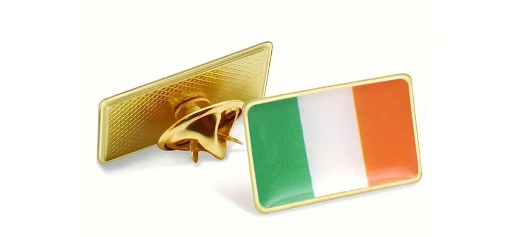 Lot 123: Irish pin badge