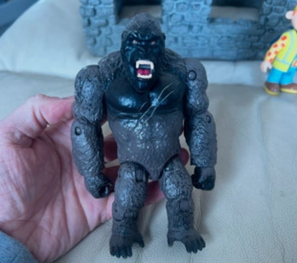 Lot 128: King long figure