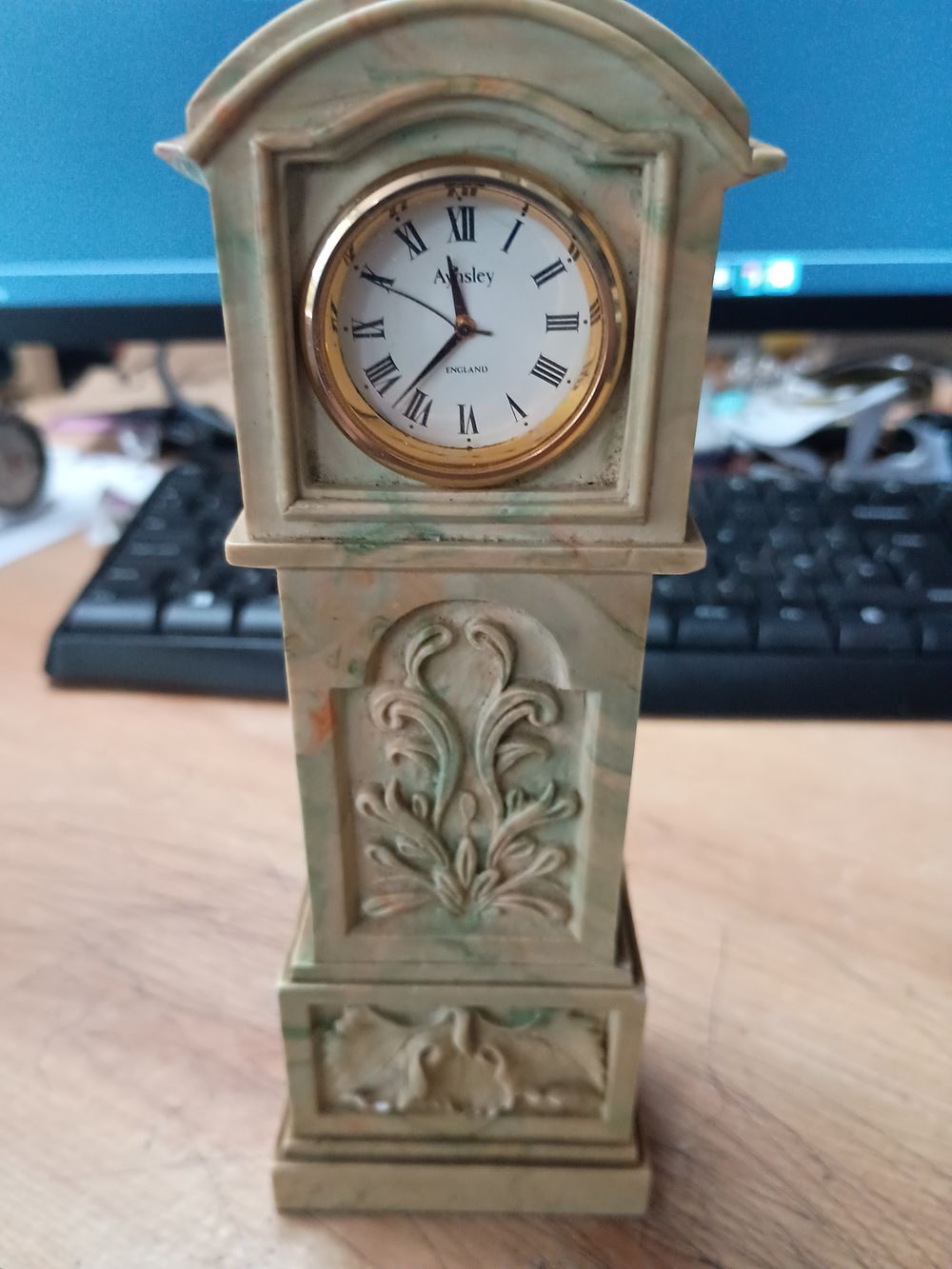 Lot 10b: Aynsley clock