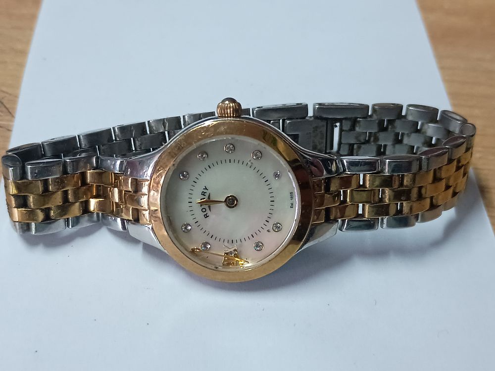 Lot 27y: Rotary watch