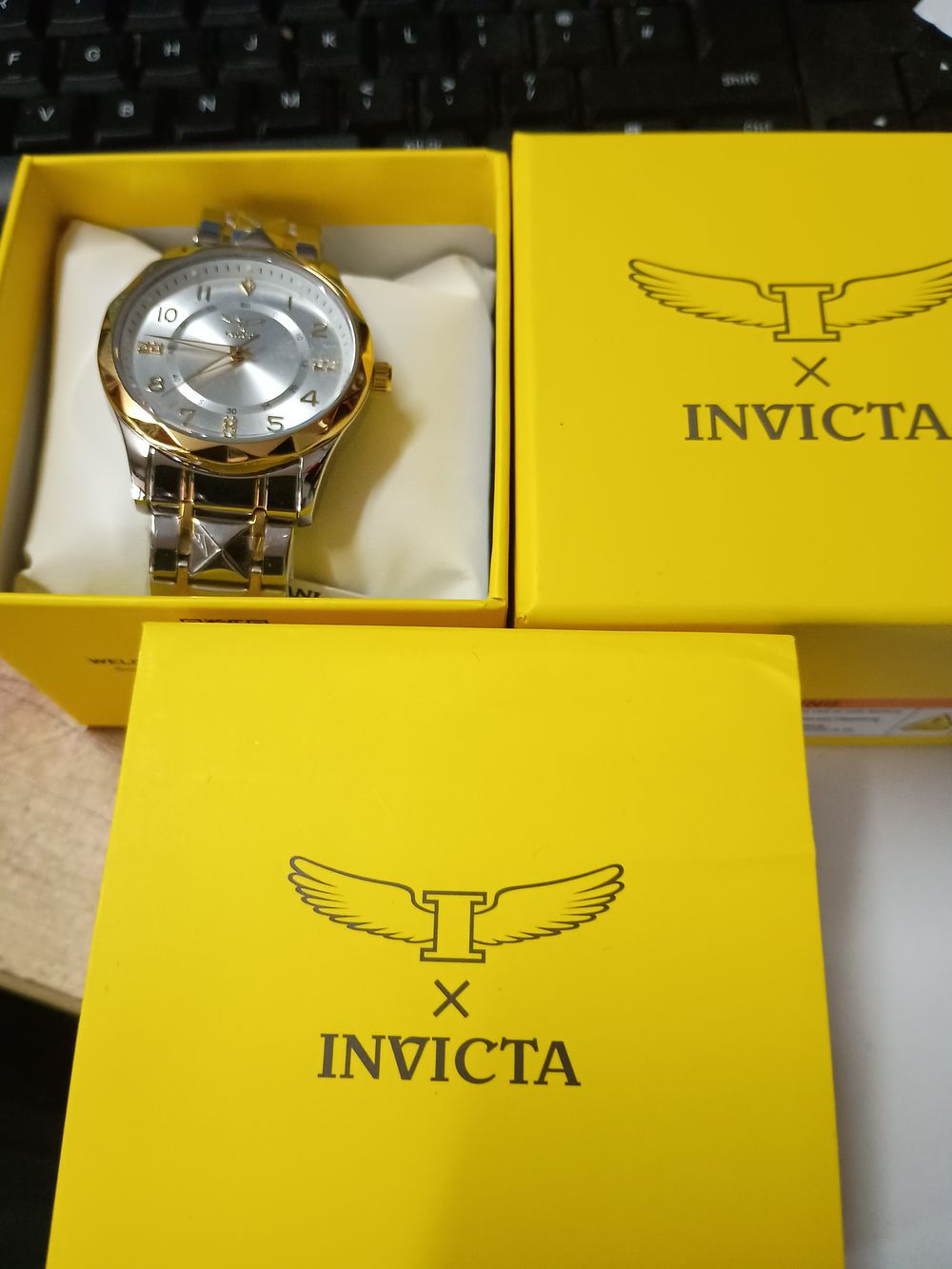 Lot 2j: Boxed Invicta watch