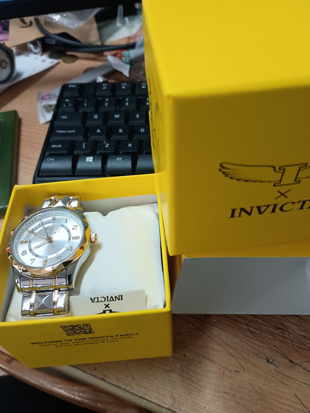 Lot 181: Boxed Invicta watch