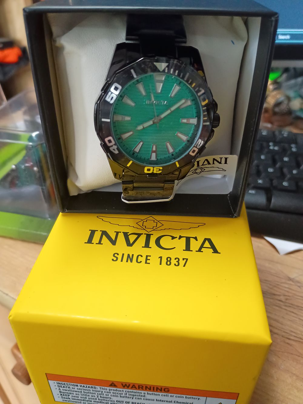 Lot 208: Boxed Invicta watch