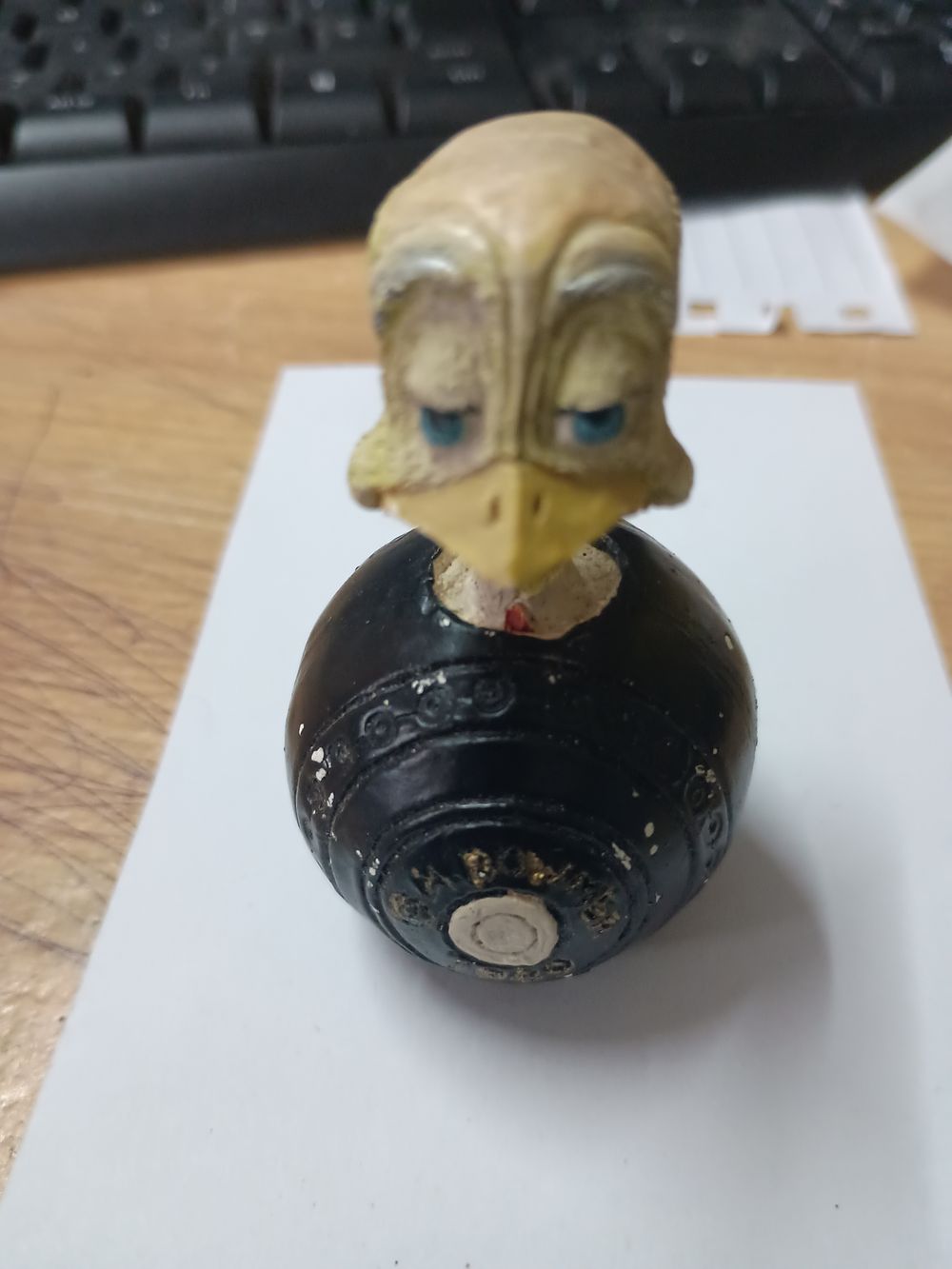 Lot 3t: Vintage eggbert