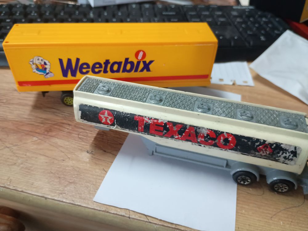 Lot 17z: 2 models trailers