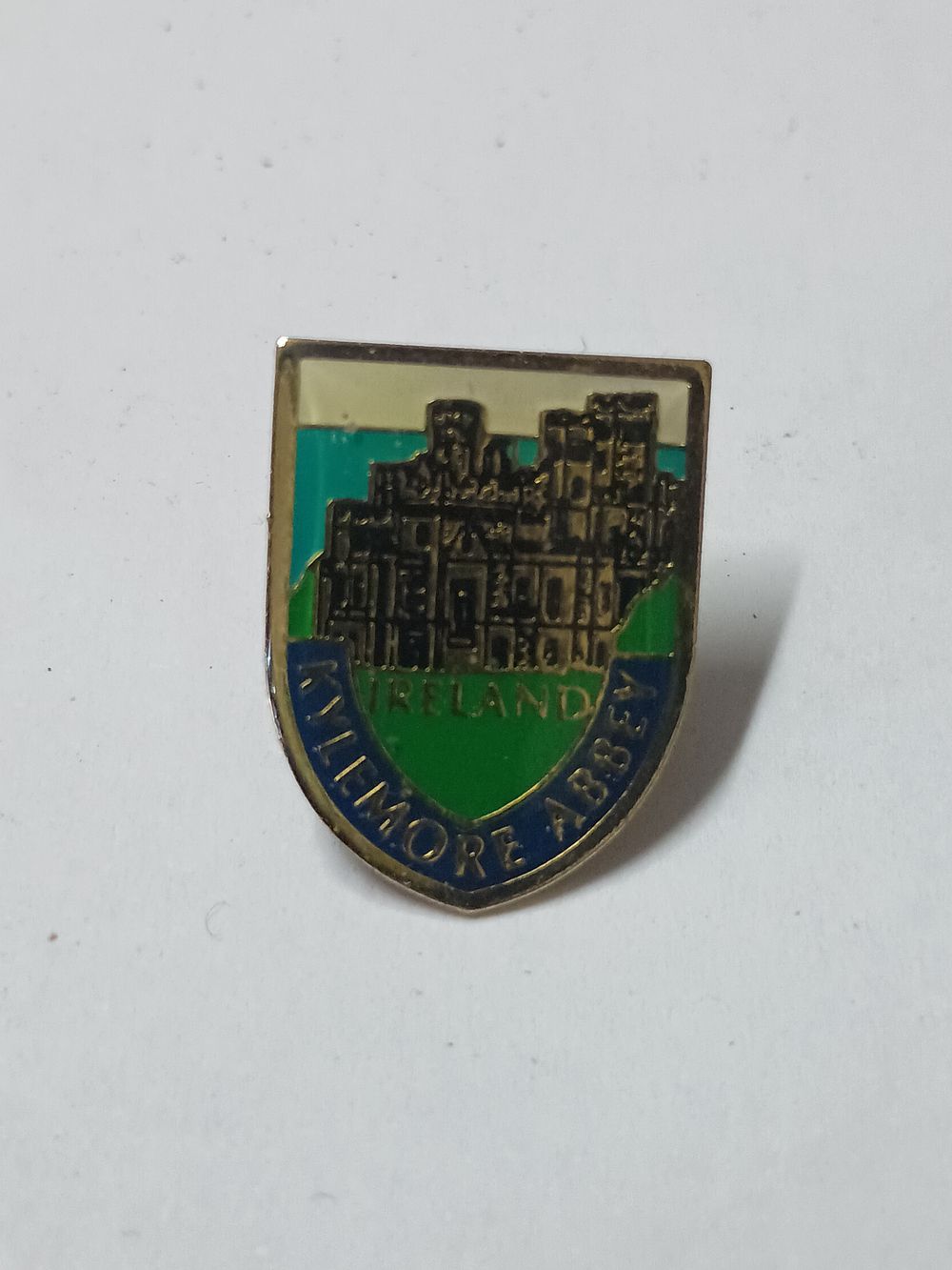 Lot 18o: Vintage Irish badge