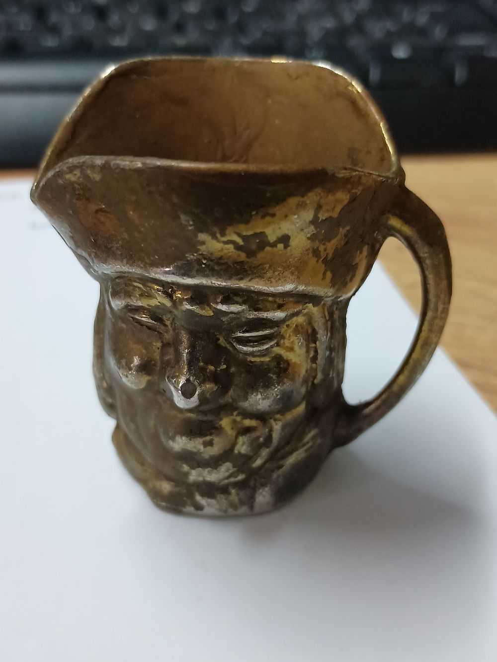 Lot 3u: Brass Toby jug