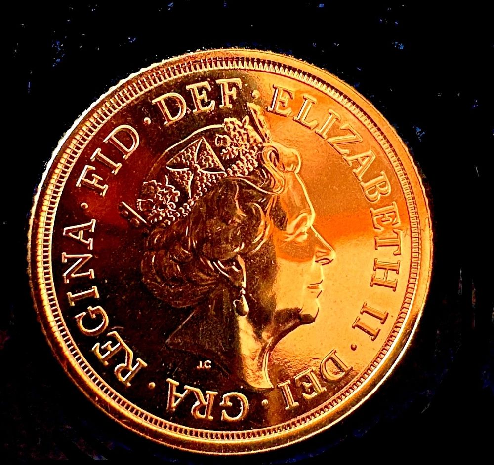 Lot 22: 22ct quarter sovereign