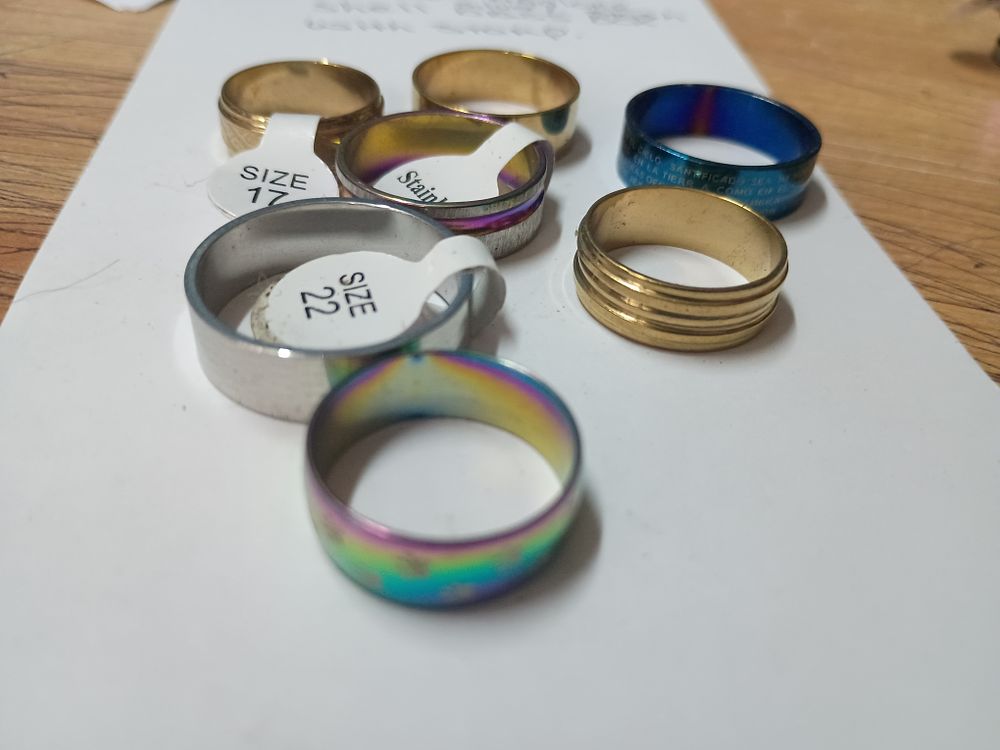 Lot 21: New rings lot