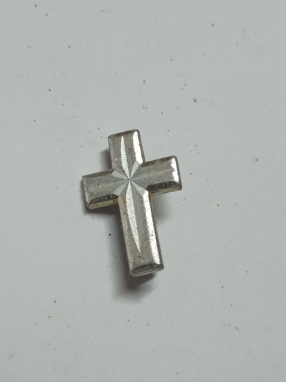 Lot 24: Italian cross badge