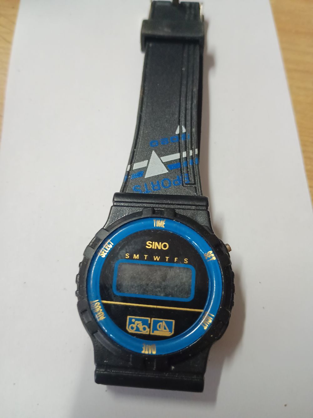 Lot 39: Vintage sino watch