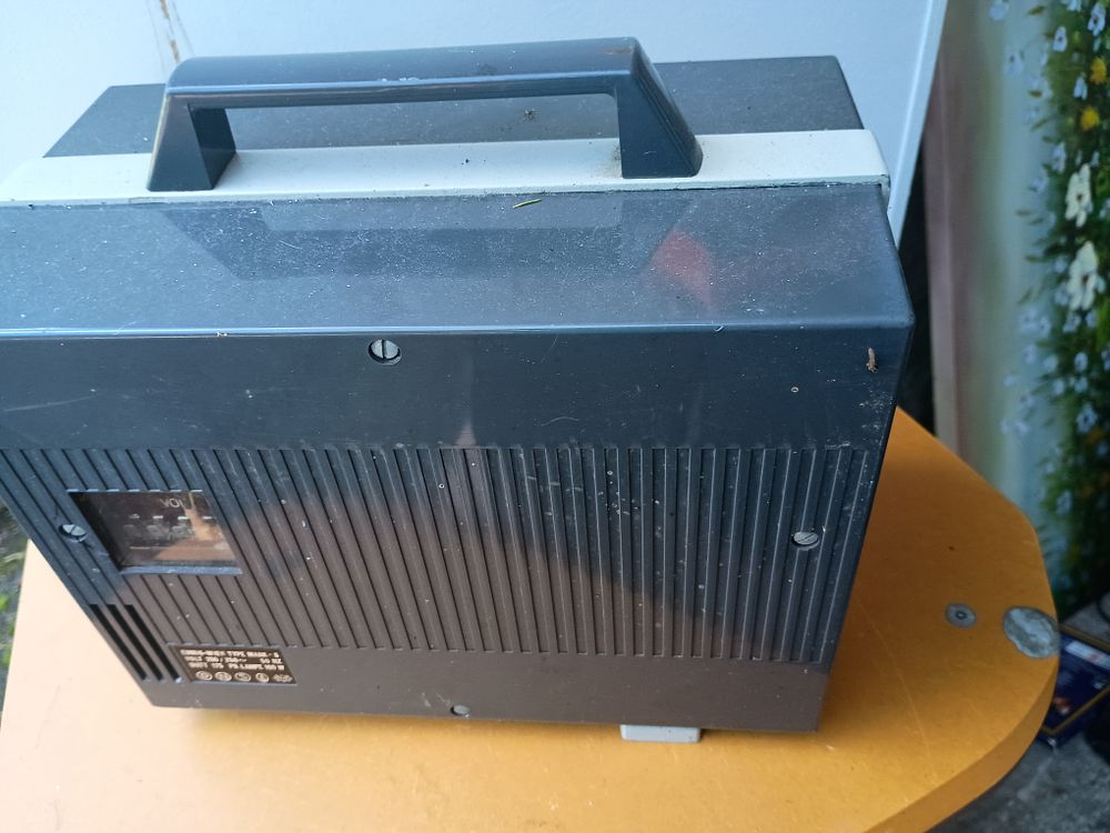 Lot 59: Vintage projector