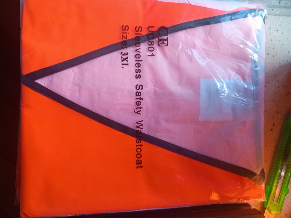Lot 138: New 3xl high vise safety vest