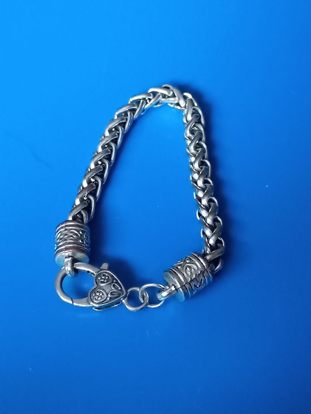 Lot 184: Beautiful Bracelet with detail