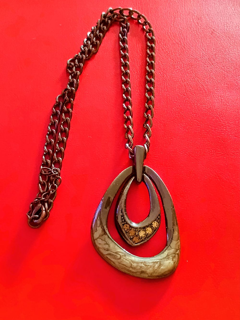 Lot 193: Ladies Vintage Necklace