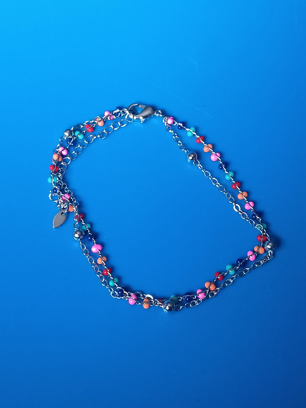 Lot 200: Fine multi coloured Bracelet