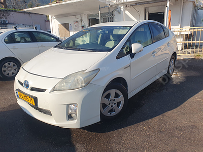 טויוטה פריוס מודל 2010. 226,446 ק"מ, יד רביעית
נפח מנוע: 1,798 סמ"ק, מפתח: יש.