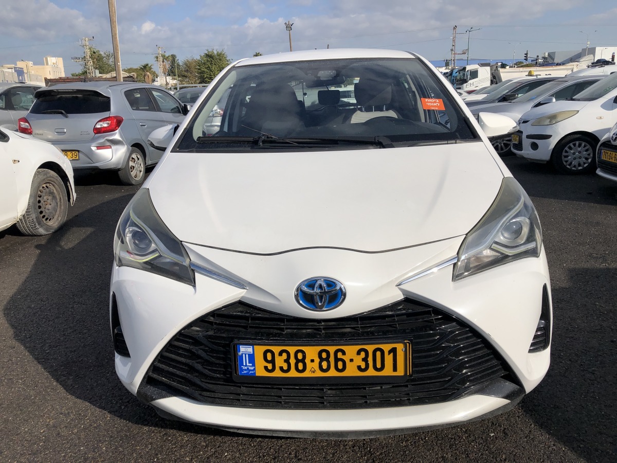 טויוטה יאריס